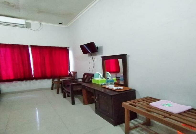 חדר סטנדרט, Reddoorz At Hotel Nuansa Ngawi