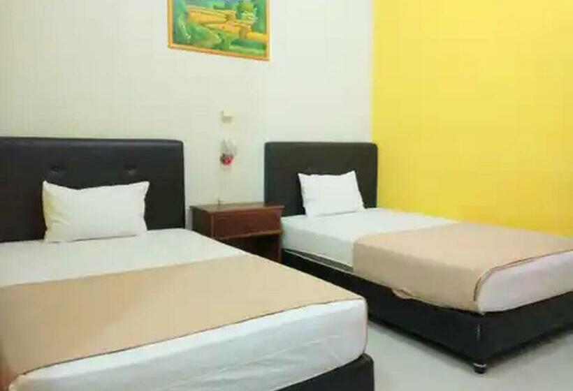 חדר סטנדרט, Reddoorz At Hotel Nuansa Ngawi