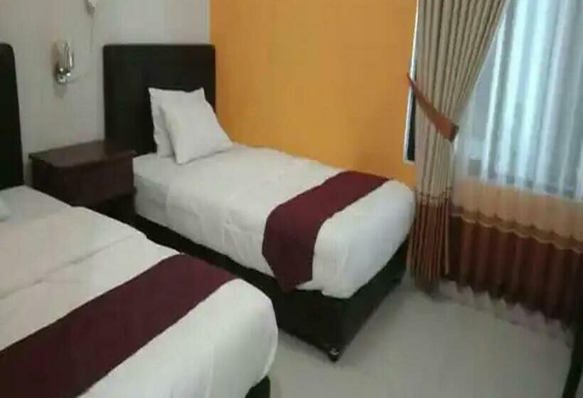 Номер Стандарт, Reddoorz At Hotel Nuansa Ngawi