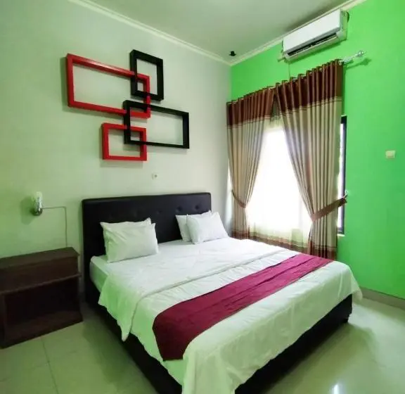 デラックスルーム, Reddoorz At Hotel Nuansa Ngawi