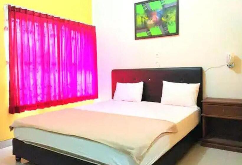 חדר דלוקס, Reddoorz At Hotel Nuansa Ngawi