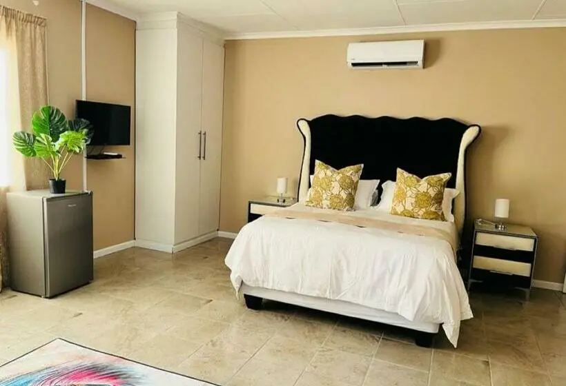 エクゼクティブルーム, Aaron S Nest Bed And Breakfast