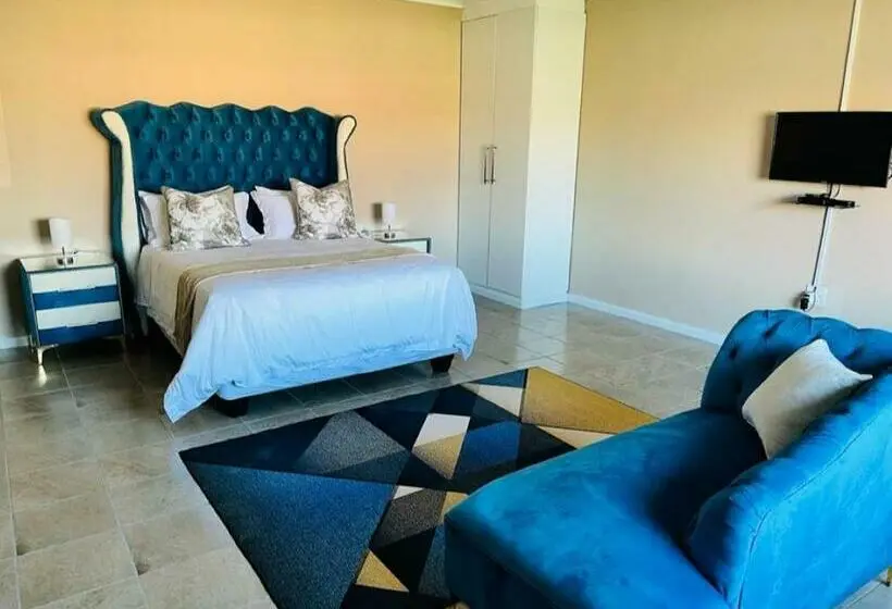 エクゼクティブルーム, Aaron S Nest Bed And Breakfast