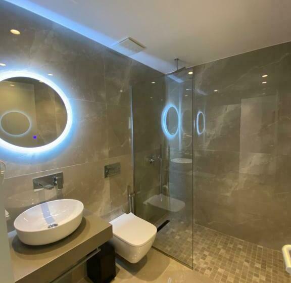 デラックスルーム, Admiro