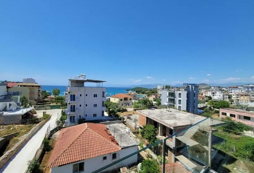 Deluxe-huone, Admiro