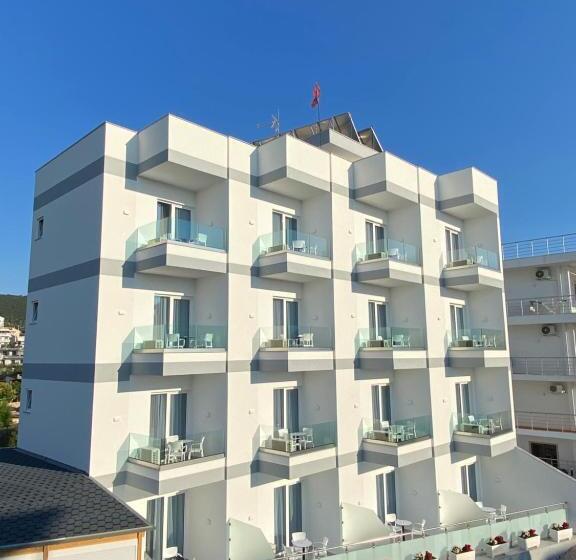 デラックスルーム, Admiro