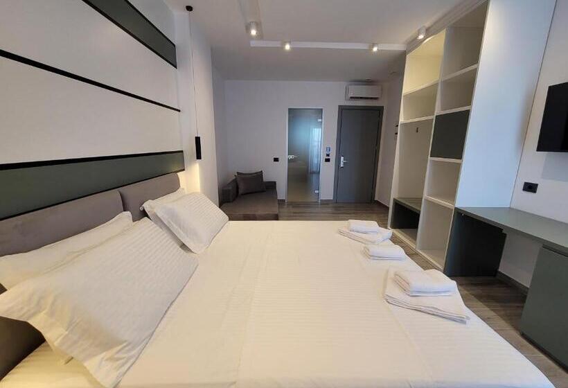 デラックストリプルルーム, Admiro