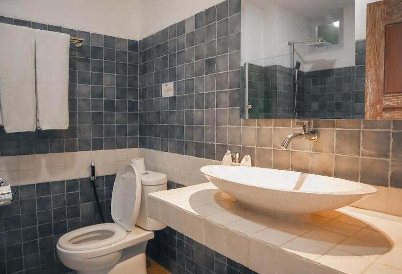 标准间, Harbour Komodo