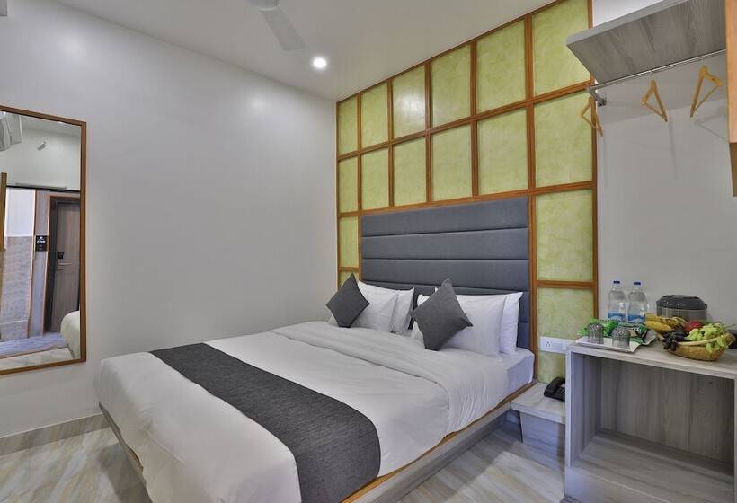 Номер Deluxe, Treebo Urban, 1 Km From Railway Station