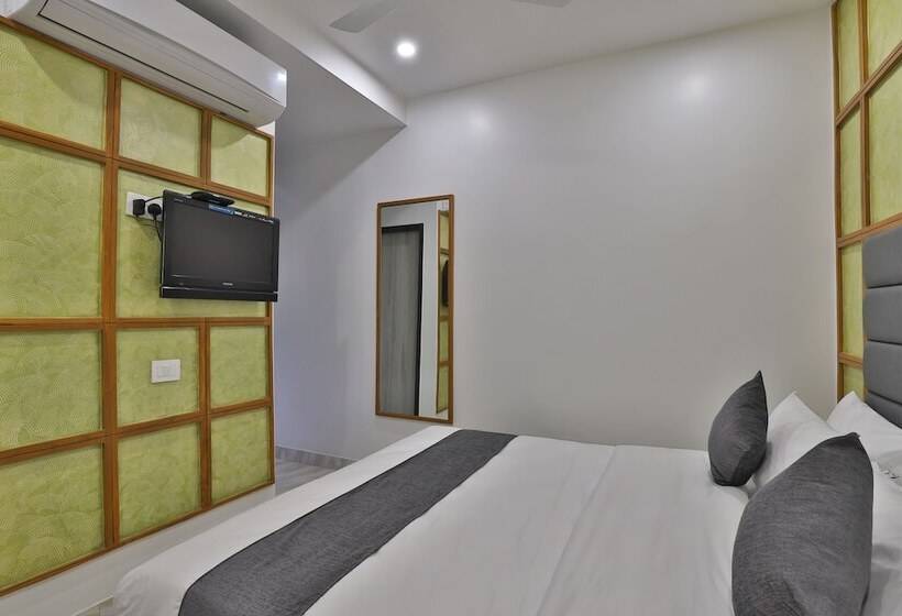 Номер Deluxe, Treebo Urban, 1 Km From Railway Station