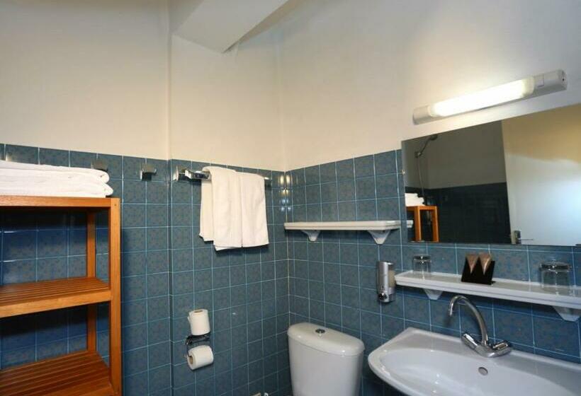 غرفة قياسية سرير كينج, Hôtel De La Plage   Hdlp