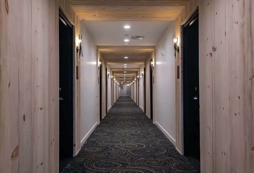 プレミアムスタジオ, The Lodge 30a