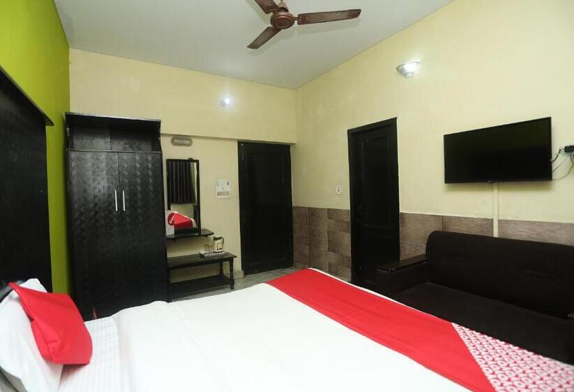 スタンダードルーム, Super Collection O Mathura Near Railway Station Formerly Gaurav Boarding House