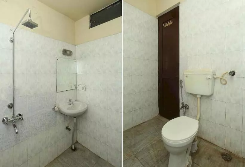 デラックスルーム, Super Collection O Mathura Near Railway Station Formerly Gaurav Boarding House