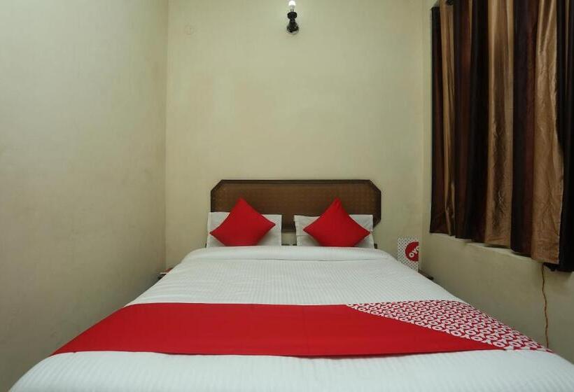 デラックスルーム, Super Collection O Mathura Near Railway Station Formerly Gaurav Boarding House