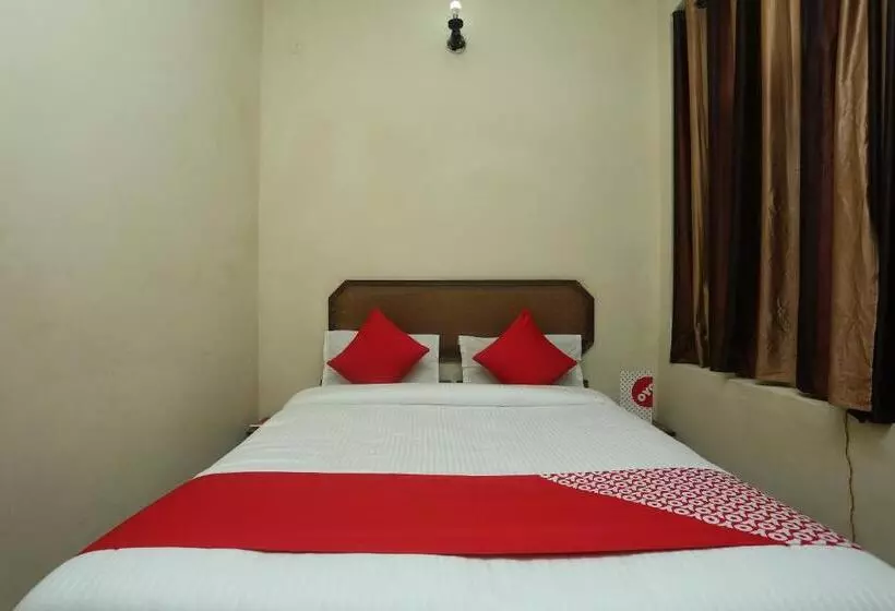 デラックスルーム, Super Collection O Mathura Near Railway Station Formerly Gaurav Boarding House
