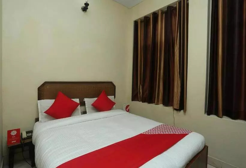 デラックスルーム, Super Collection O Mathura Near Railway Station Formerly Gaurav Boarding House