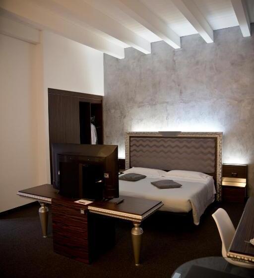 סוויטה, Daytona Business