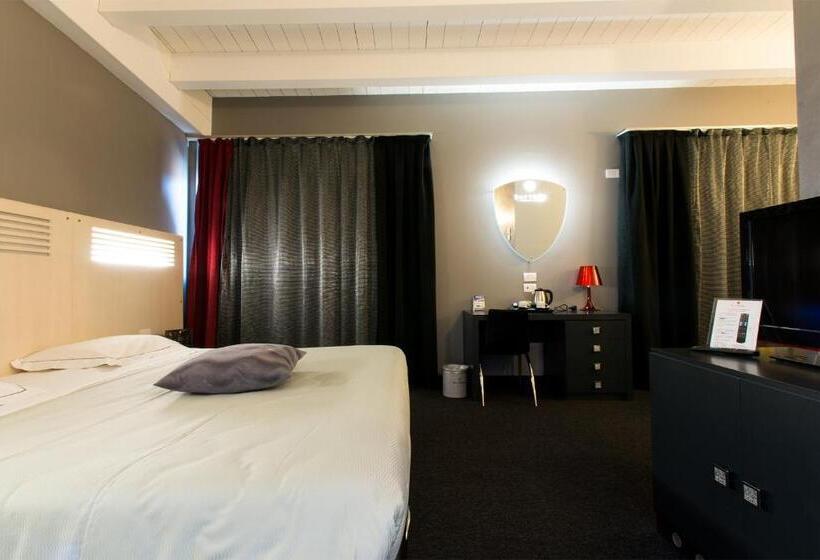 סוויטת ג'וניור, Daytona Business