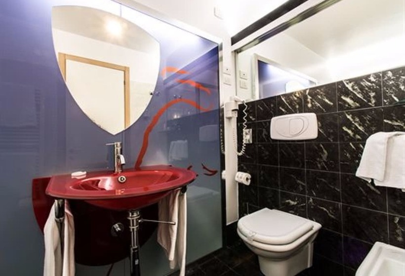 חדר סופריור, Daytona Business