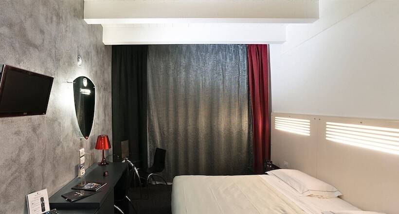 חדר סופריור, Daytona Business