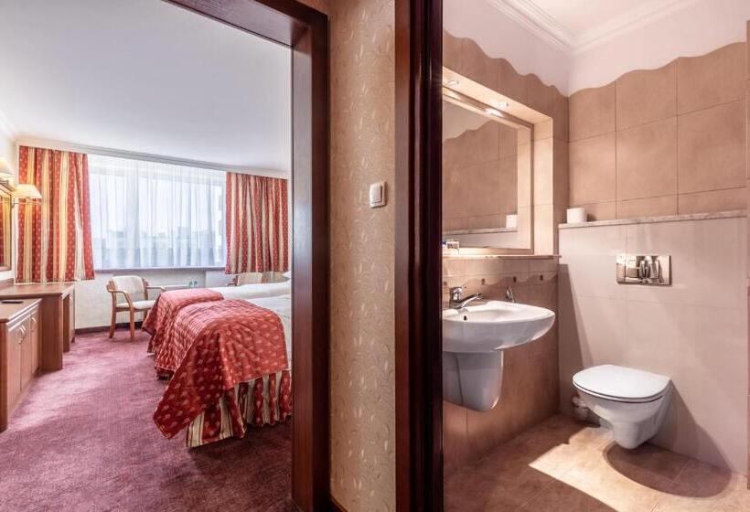 Номер Стандарт, Gołębiewski Białystok