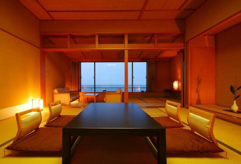 패밀리 룸, Kinparo