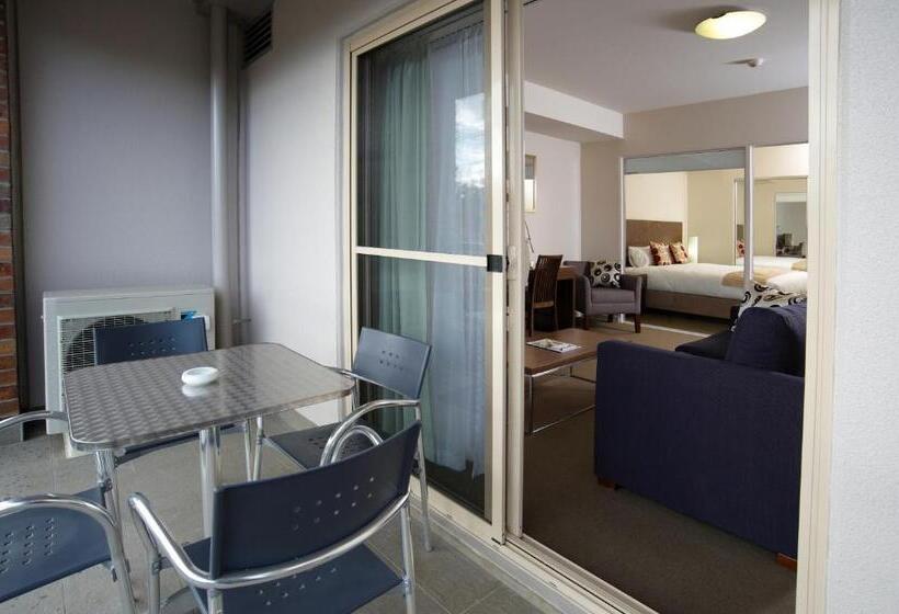 آپارتمان 3 خوابه, Quest Shepparton