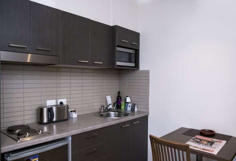 استودیوی استاندارد, Quest Shepparton