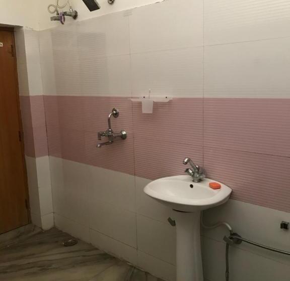 חדר אקונומי, 9backpackers