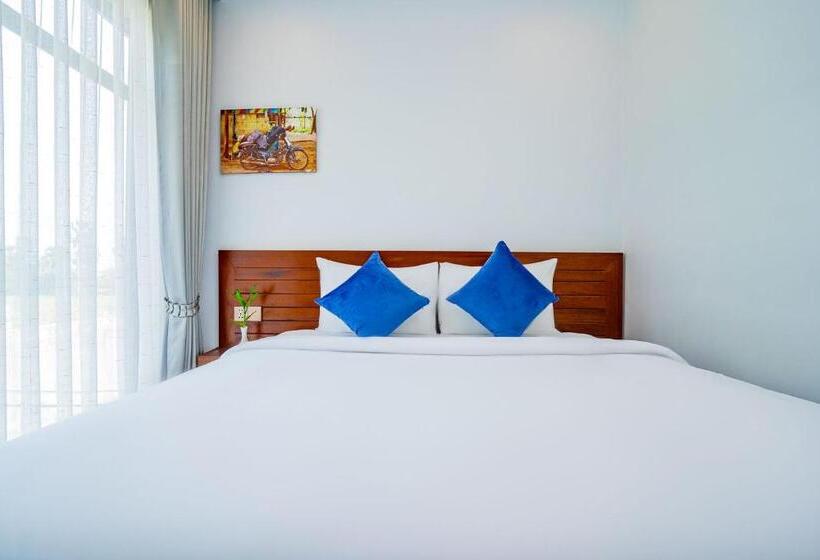 اتاق خانوادگی, Kampot Sweet Boutique