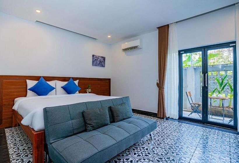 اتاق خانوادگی, Kampot Sweet Boutique