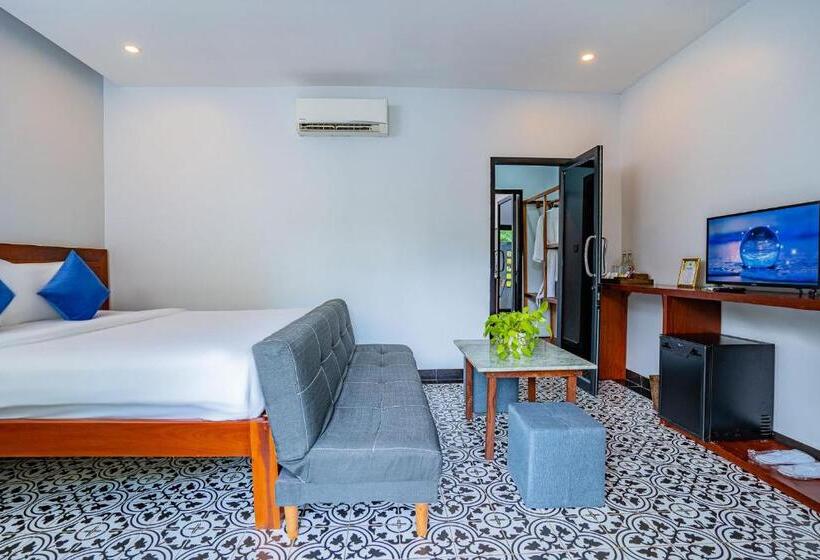 اتاق خانوادگی, Kampot Sweet Boutique