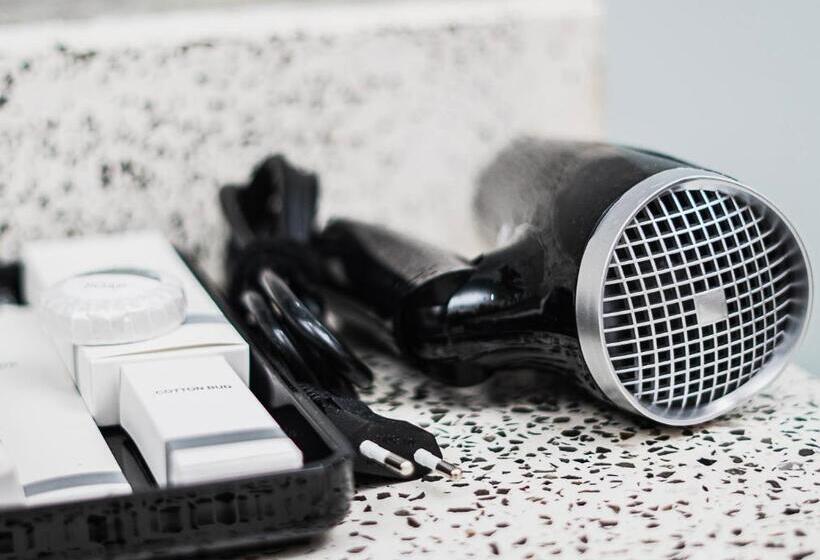 اتاق لوکس با چشم‌انداز استخر, Kampot Sweet Boutique