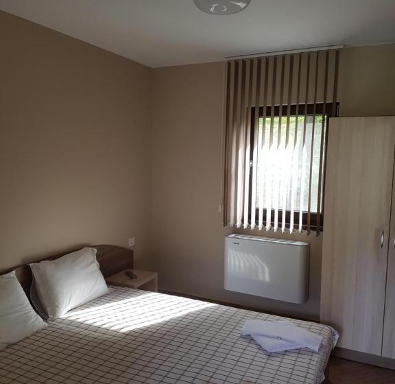 Апартаменты 2 Спальни, хотелски комплекс саня