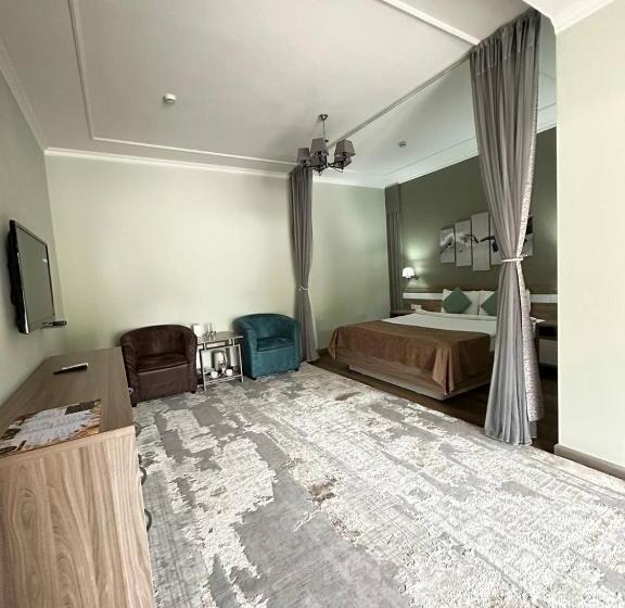 اتاق لوکس با تخت بزرگ, Gоlden Dragon Villa