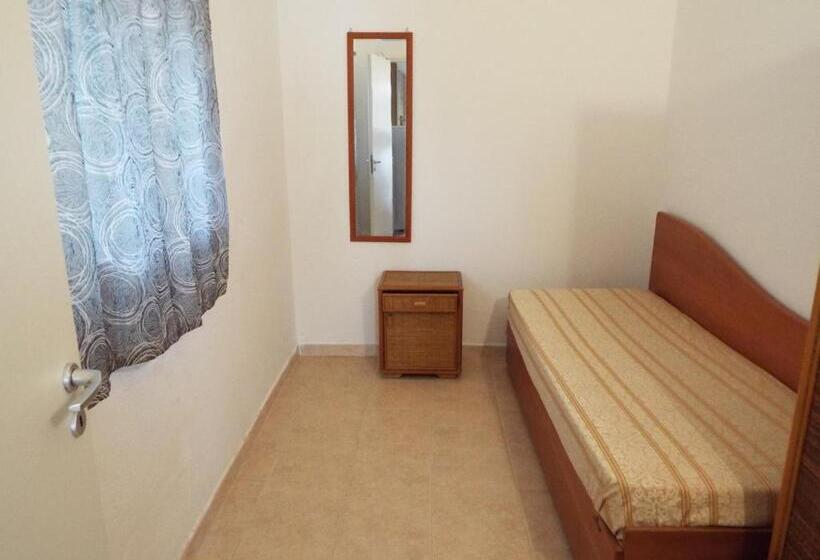 低层单卧公寓, La Grazia