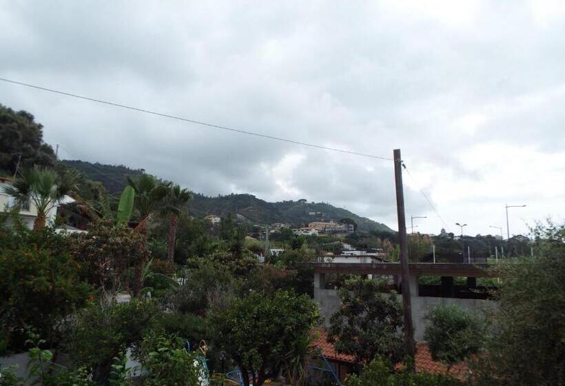 带1个卧室的带海景的公寓, La Grazia