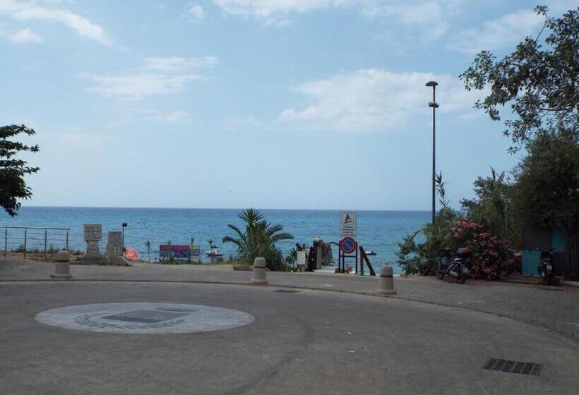 带1个卧室的带海景的公寓, La Grazia