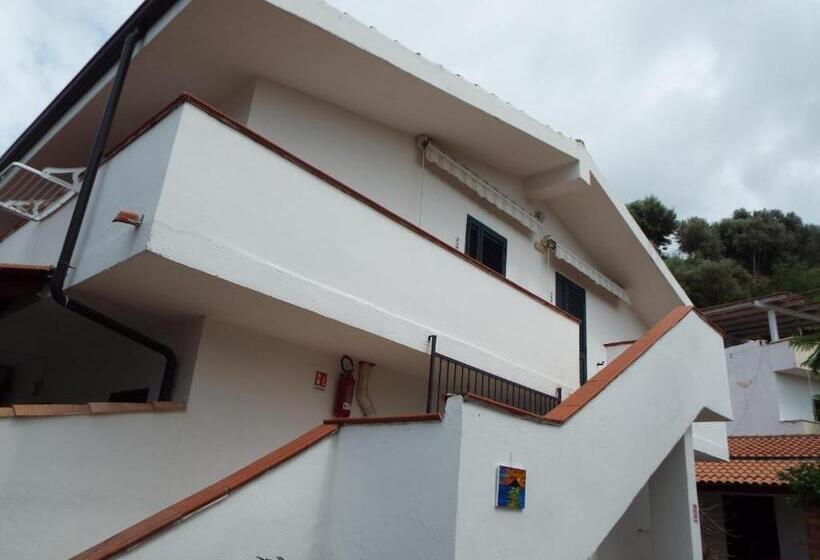 带1个卧室的带海景的公寓, La Grazia