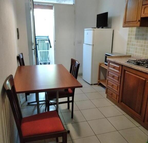 标准工作室, La Grazia