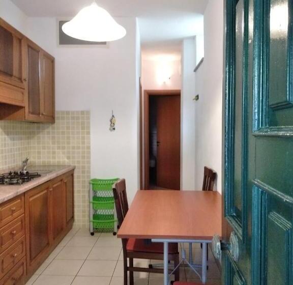 标准工作室, La Grazia