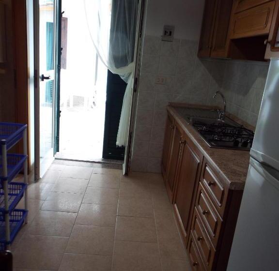 低层单卧公寓, La Grazia