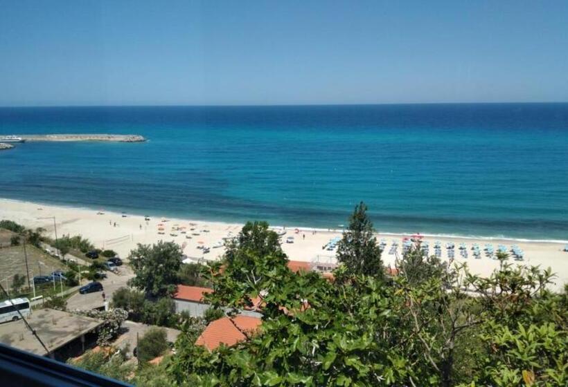 低层单卧公寓, La Grazia