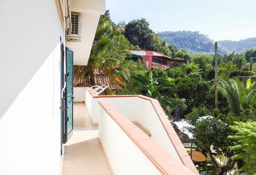 带1个卧室的带海景的公寓, La Grazia