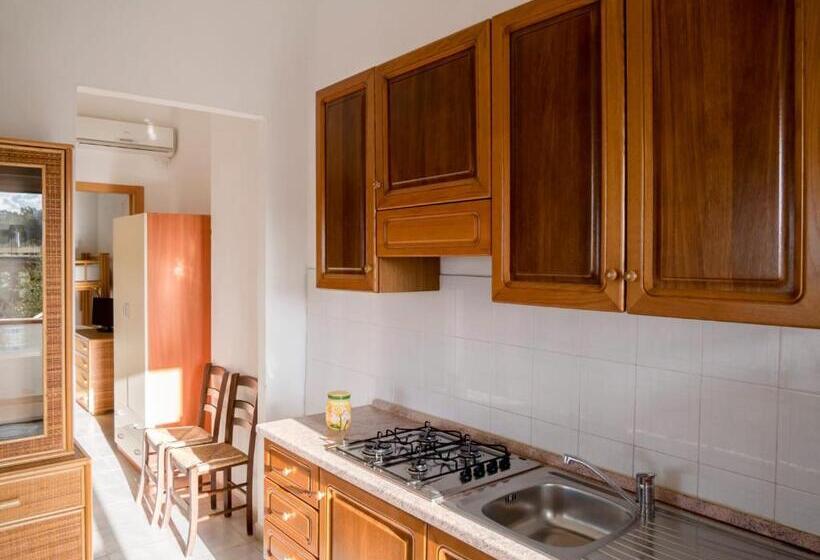 带1个卧室的带海景的公寓, La Grazia