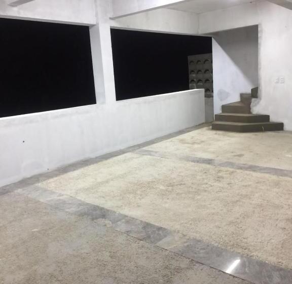 חדר משפחתי, Casinha Da Serra