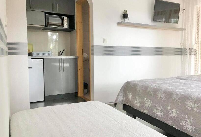 带阳台的三人标准间, Pearl Home Siofok