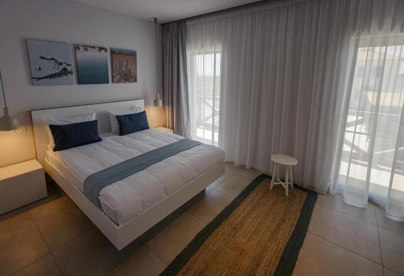 اتاق سوپریور, White Vama Veche