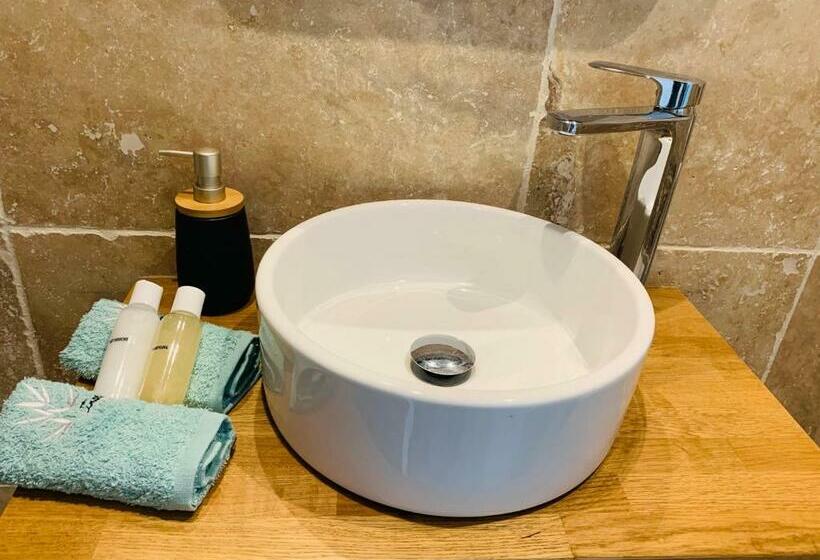 غرفة قياسية, L’olivier De Manel